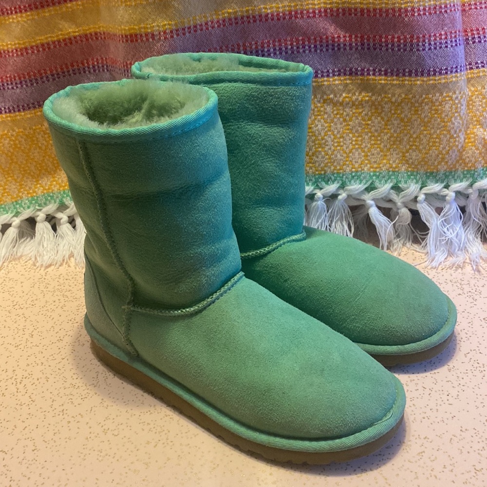 Cute mint Uggs